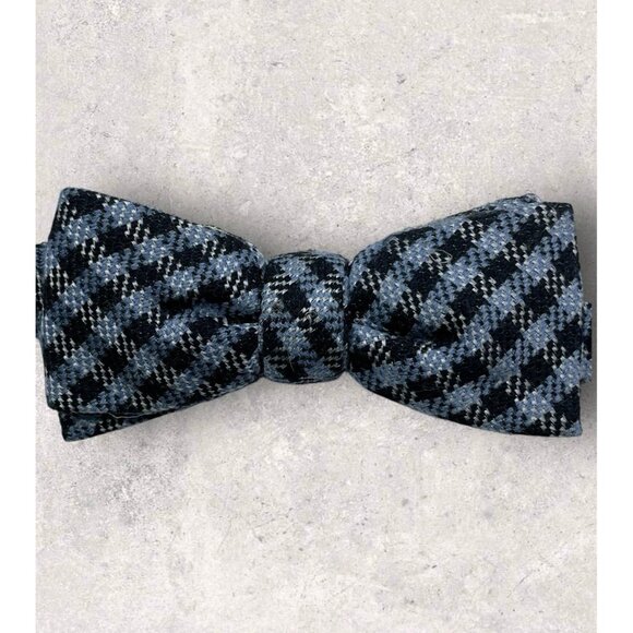 LE 31 Silk Bow Tie Navy Blue Tartan W:2.2" EUC - Picture 1 of 3